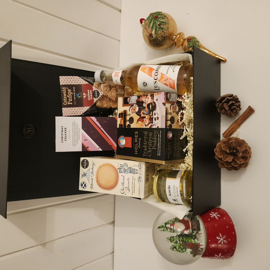 The Golden Embrace - Seasonal Edition